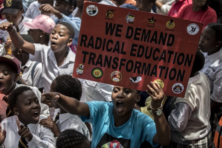 STUDENTS PROTEST AFRIKAANS