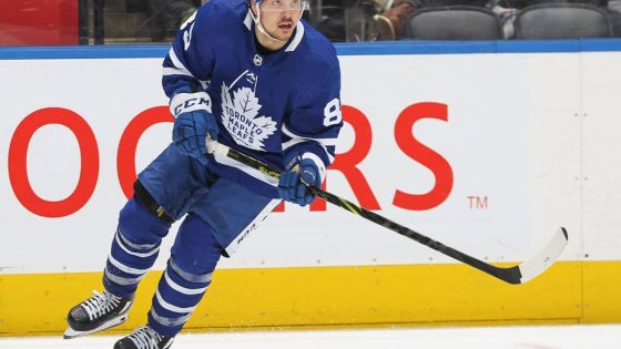 Nick Robertson, Maple Leafs end contract impasse, reach new deal before training camp