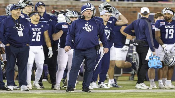 Rice fires Mike Bloomgren after 2-6 start in 7th season