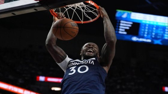 Julius Randle's warm welcome, Timberwolves lineup tinkering and more