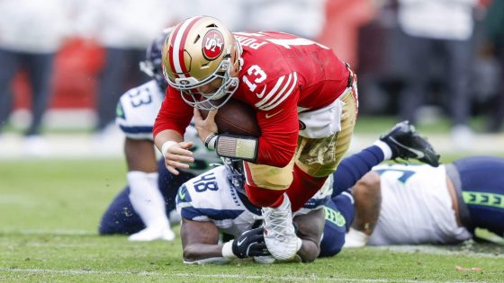 Brock Purdy limited with shoulder injury, status for 49ers vs. Packers in question