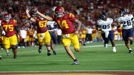 Lincoln Riley turns to Jayden Maiava, but Trojans' problems run far deeper than QB