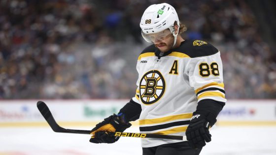 Bruins’ David Pastrnak looks for answers after third-period benching