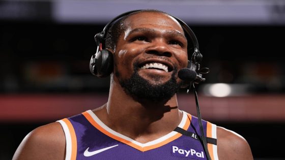 Suns' Kevin Durant, tired of leadership criticism, calls ESPN star 'a clown to me'