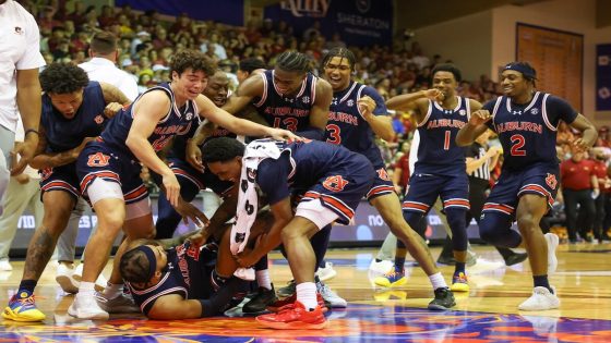 Auburn claws back for dramatic win over Iowa State to emerge as Maui Invitational frontrunner