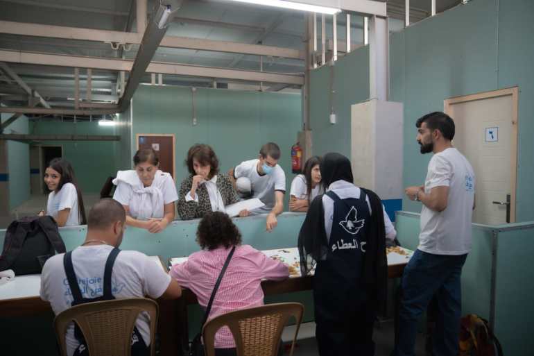 Lebanon volunteers for the displaced