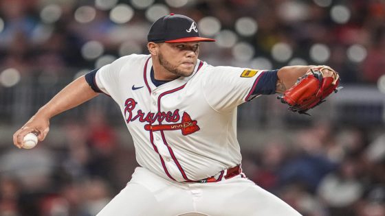 Braves' bullpen takes hit with Joe Jiménez sidelined up to 12 months after knee surgery