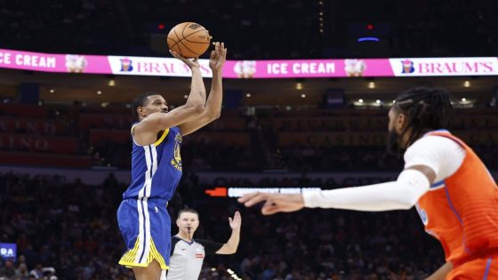 De'Anthony Melton steps into starting lineup and helps Warriors defeat Thunder