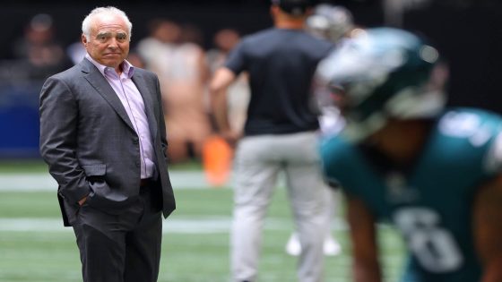 NFL owners approve 8 percent sale of Eagles to investment groups