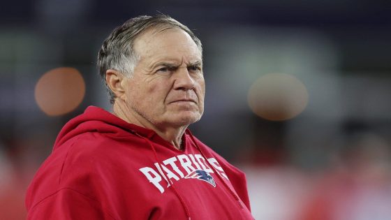 Bill Belichick weighing offer to become UNC coach, but hurdles remain: Sources