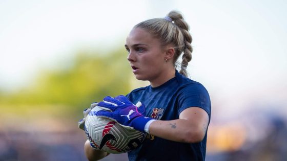 Barcelona goalkeeper Ellie Roebuck makes 'dream' return to football after stroke