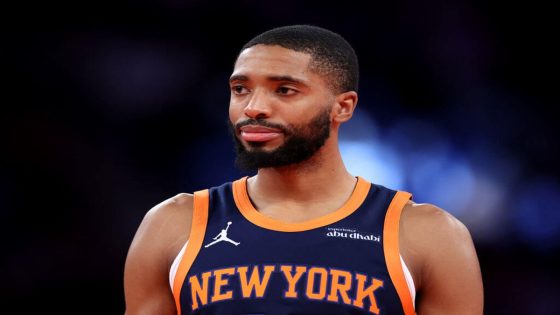 Knicks discussion: What's up with Mikal Bridges? How will KAT and Mitchell Robinson play together?