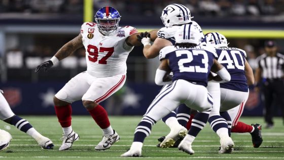 Giants' Dexter Lawrence out for rest of season with elbow injury