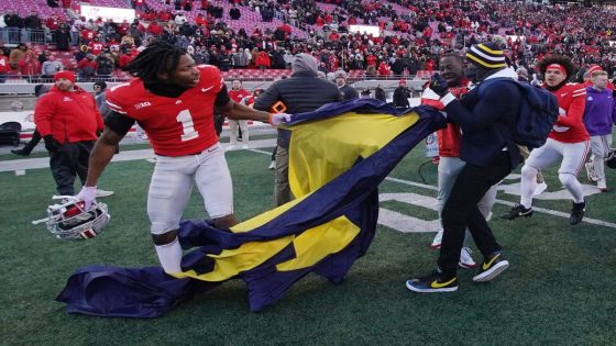 Michgan, Ohio State players and police involved in postgame fight after Buckeyes' upset loss