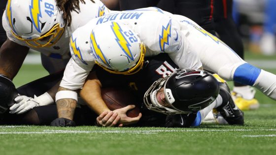 Chargers send Falcons to third straight loss as Kirk Cousins throws 4 INTs: Key takeaways