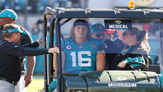 Trevor Lawrence concussed after late hit as fight ensues between Texans, Jaguars