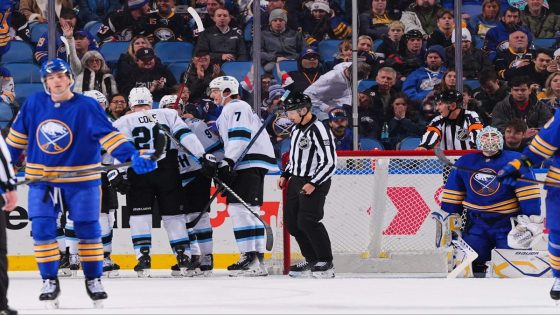 Sabres fans bring inflatable palm trees, chant 'Fire Kevyn!' as Buffalo loses sixth straight