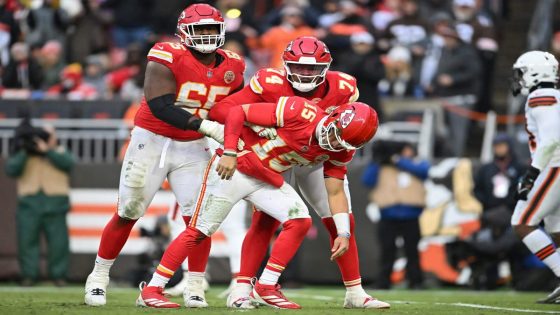 Will Patrick Mahomes miss time? That's the big question after Chiefs improve to 13-1