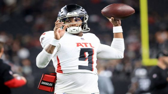 Falcons coach Raheem Morris says he didn't expect to make QB change this season