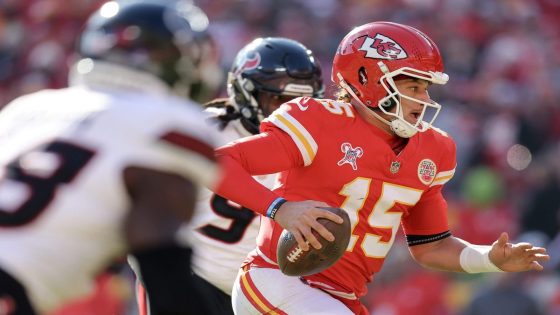 What ankle injury? Patrick Mahomes looks just fine as Chiefs improve to 14-1