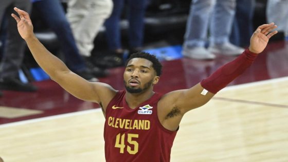 Cavs don’t need Donovan Mitchell to do it all anymore, but he's there when they need him