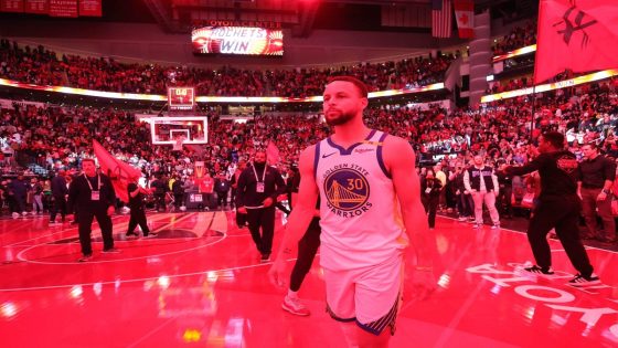 Steph Curry falters, Steve Kerr rips officials after Warriors' collapse in Houston